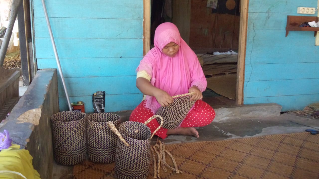  Kerajinan  Lokal Kampung Purun  Banjarbaru Tembus Pasar 