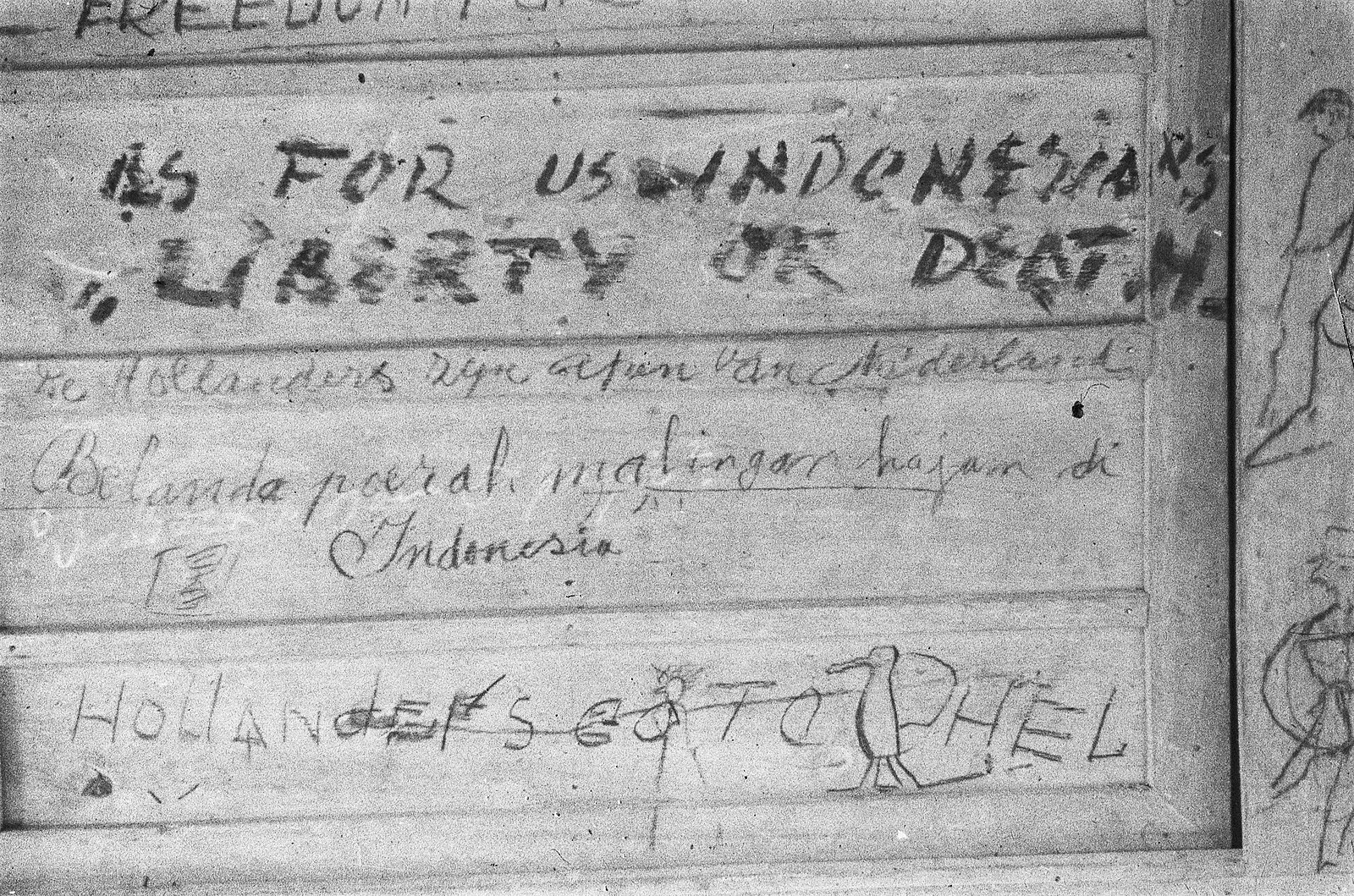 Grafitti Freedom. Is for us Indenesians Liberty or Death. De Hollanders zijn… Bestanddeelnr 495 4 6