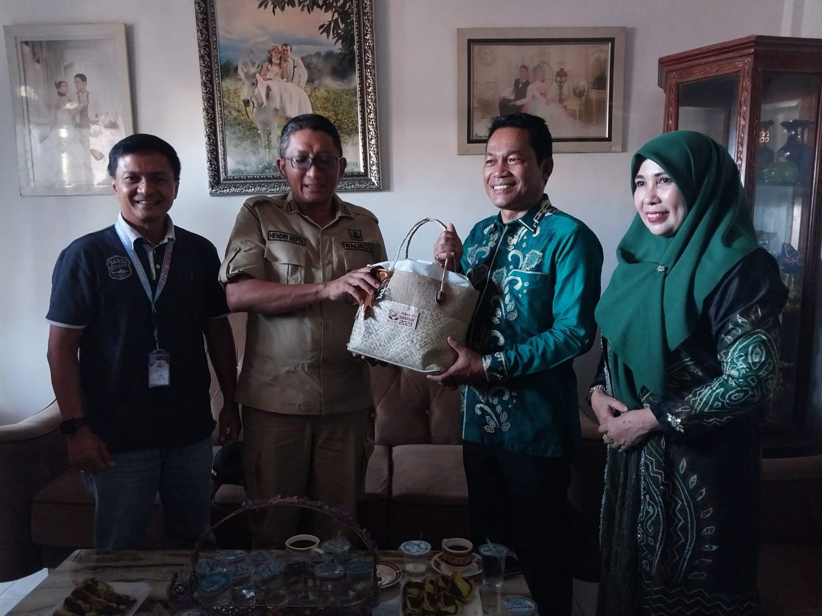 Kunjungi Bupati Balangan di Penas XVI, Ini Harapan Walikota Padang
